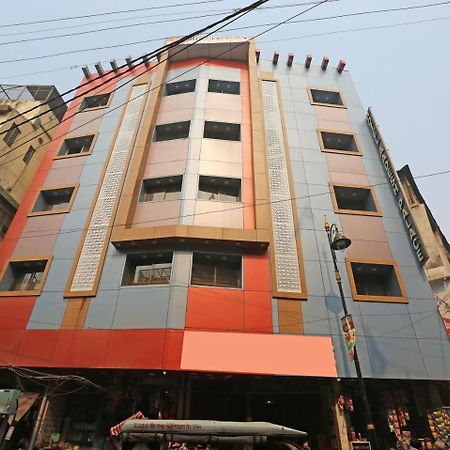 Oyo 10338 Hotel Aadesh Palace فاراناسي المظهر الخارجي الصورة
