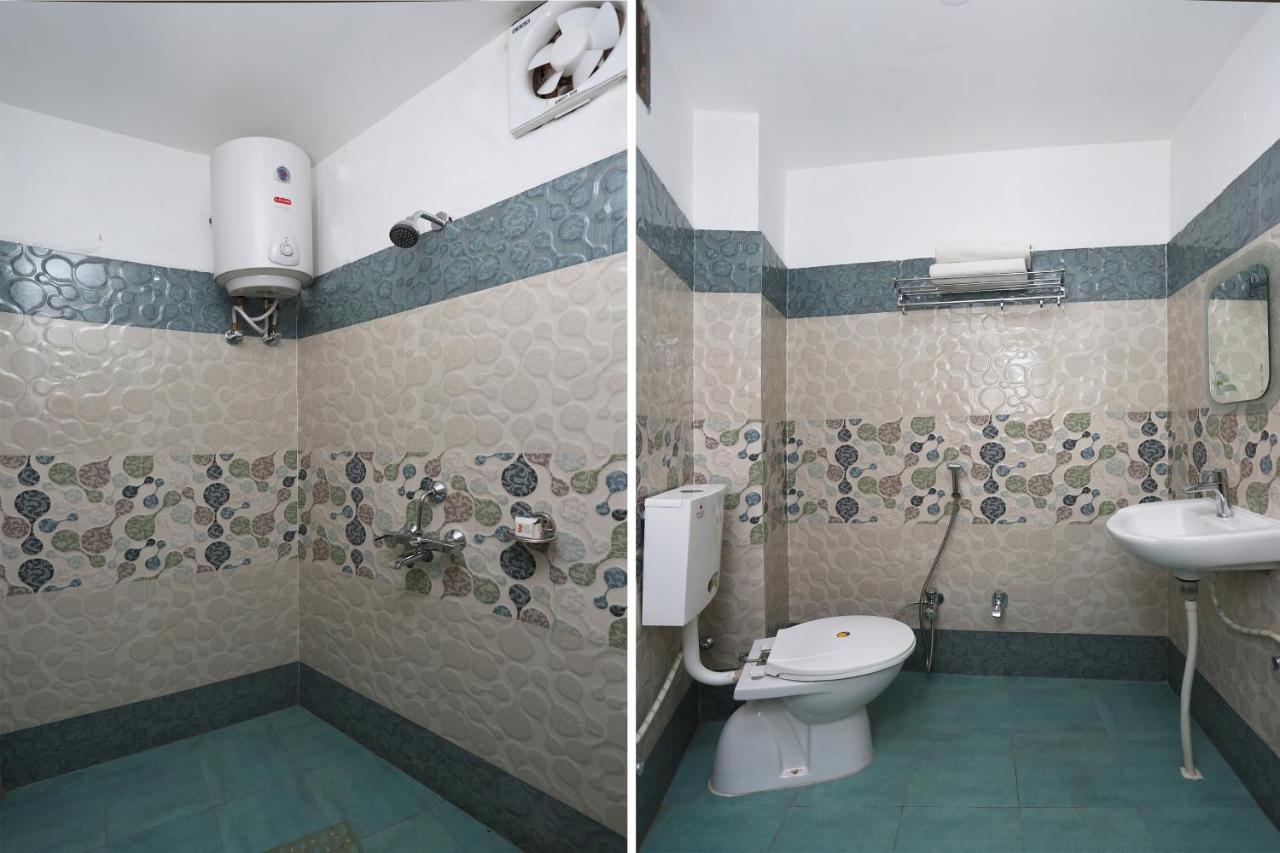 Oyo 10338 Hotel Aadesh Palace فاراناسي المظهر الخارجي الصورة