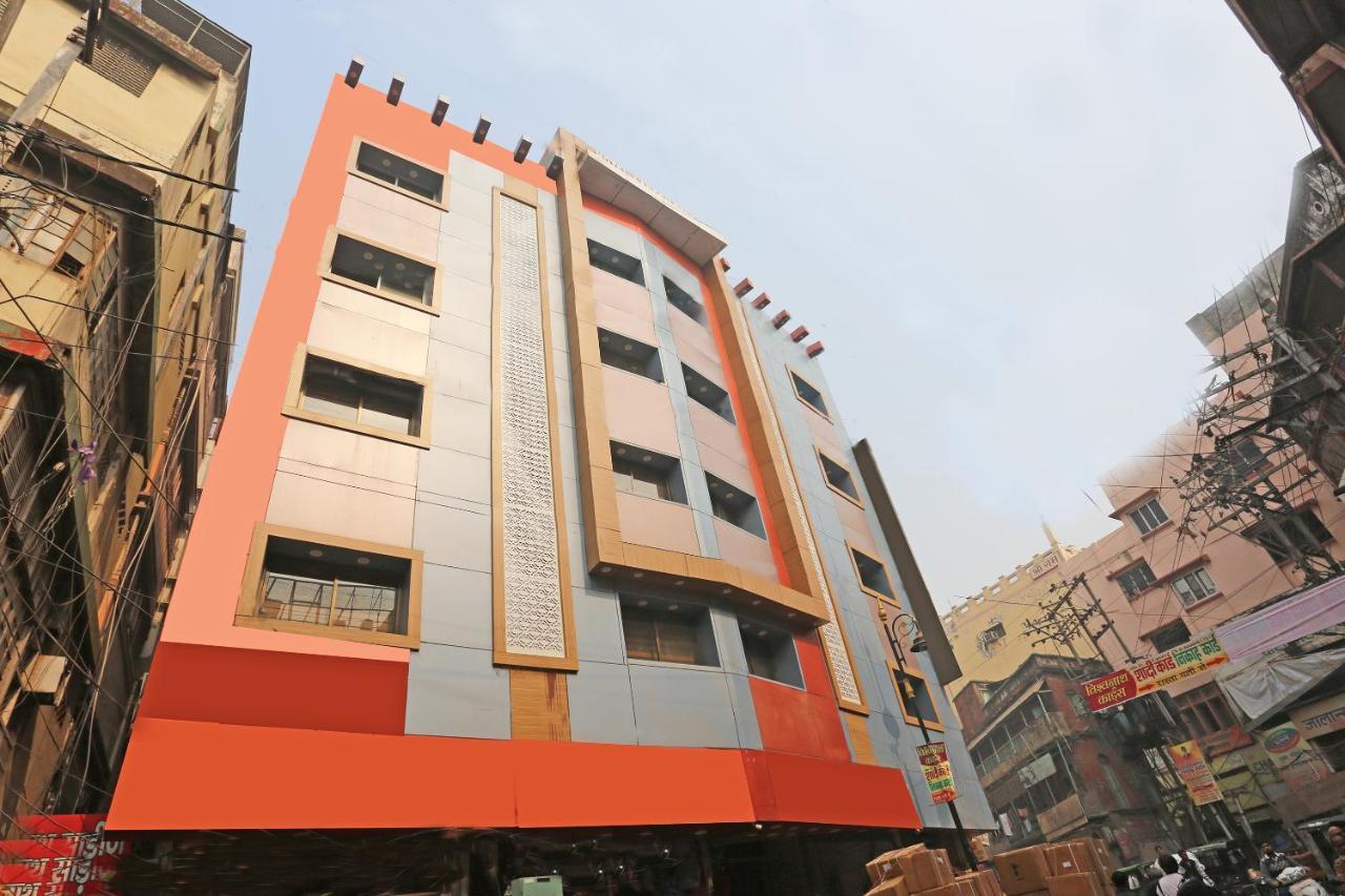 Oyo 10338 Hotel Aadesh Palace فاراناسي المظهر الخارجي الصورة