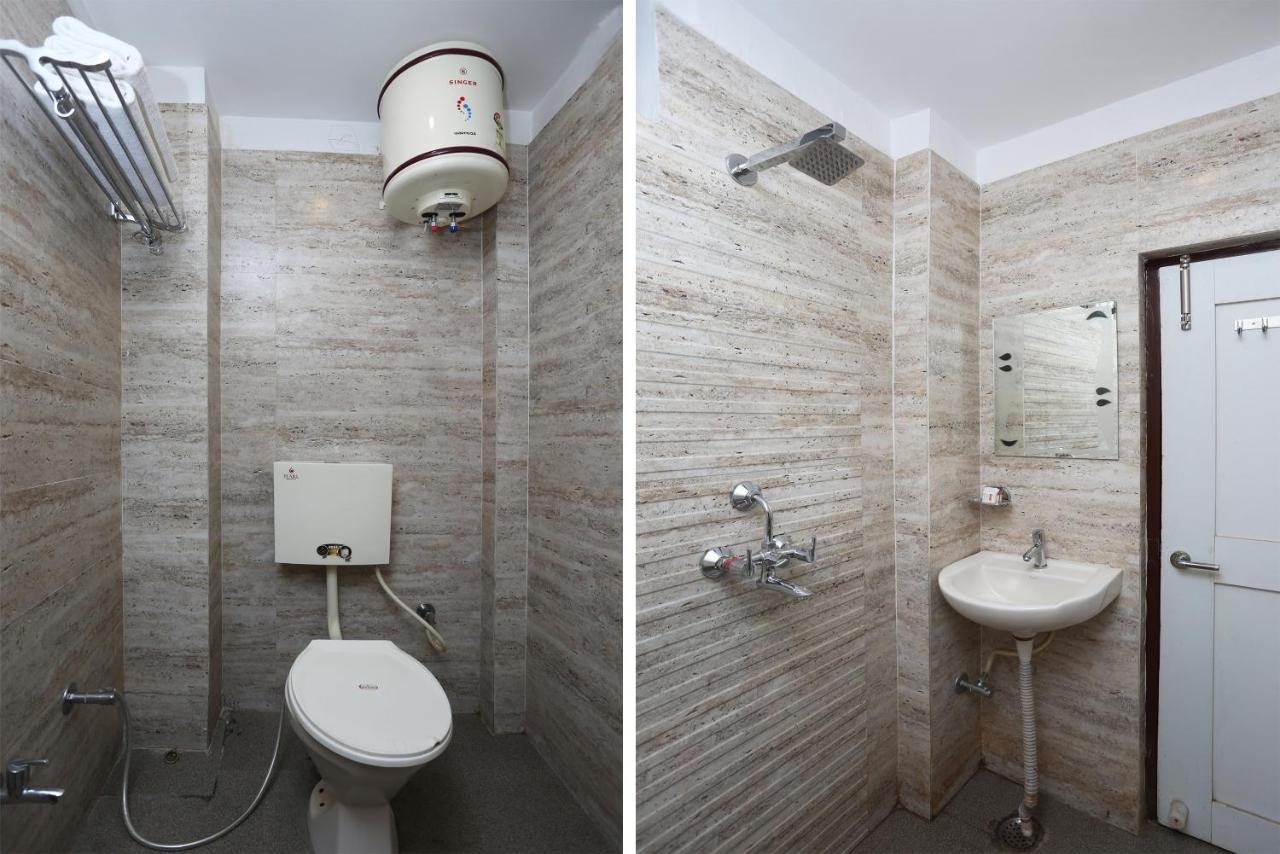 Oyo 10338 Hotel Aadesh Palace فاراناسي المظهر الخارجي الصورة