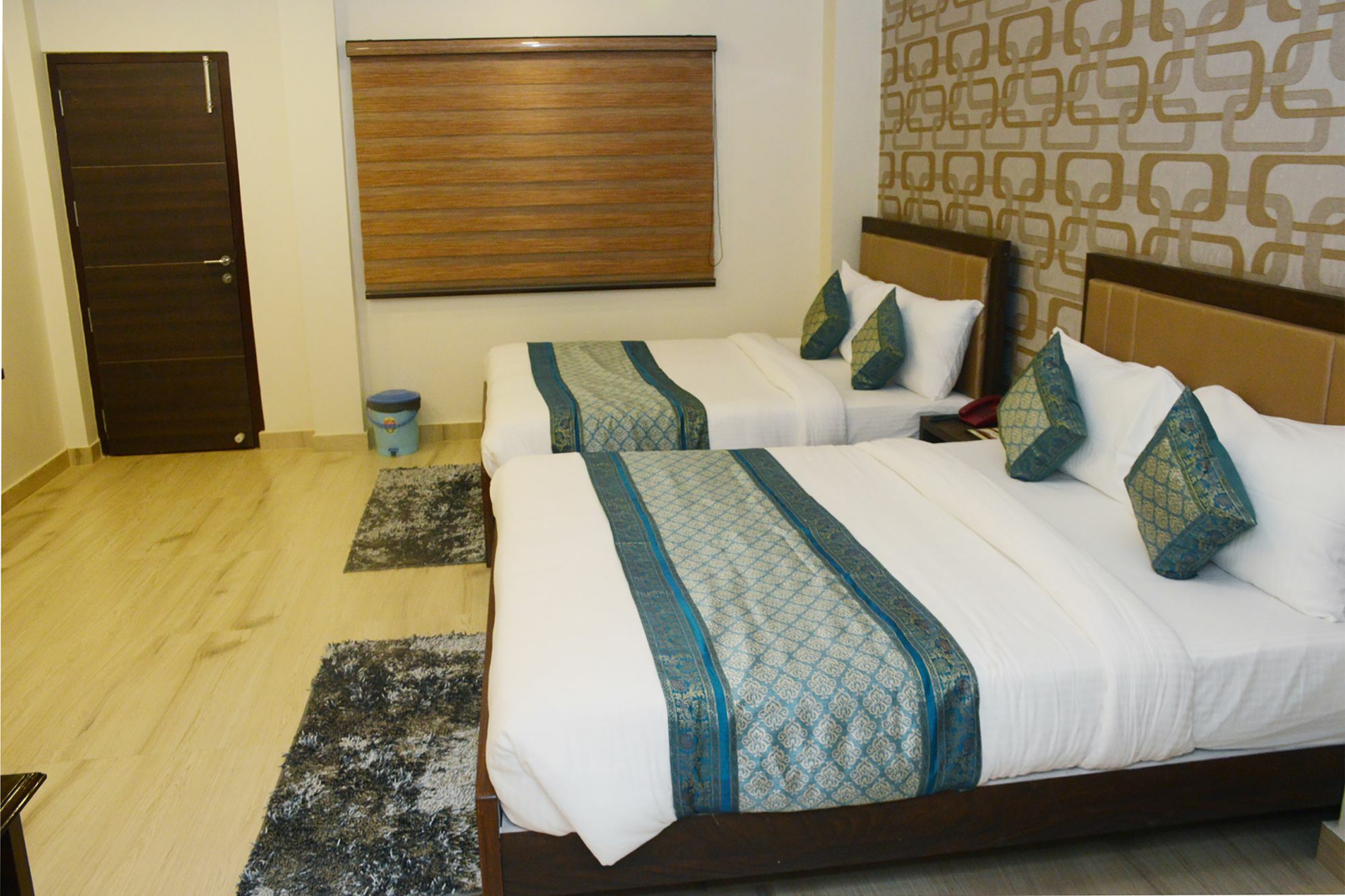 Oyo 10338 Hotel Aadesh Palace فاراناسي المظهر الخارجي الصورة