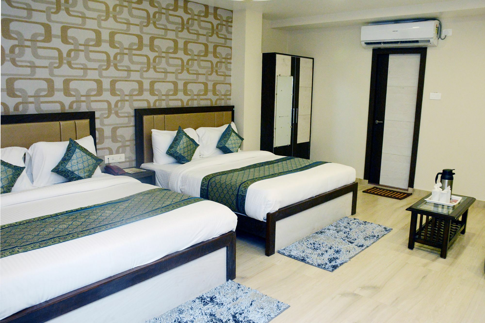 Oyo 10338 Hotel Aadesh Palace فاراناسي المظهر الخارجي الصورة